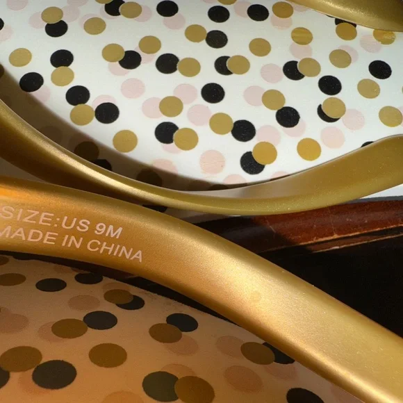 Kate Spade Polka Dot. Flip Flops 9 Sandals - Picture 6 of 6